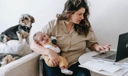 4 Ways to Manage Parenthood and a New Business Like a Pro